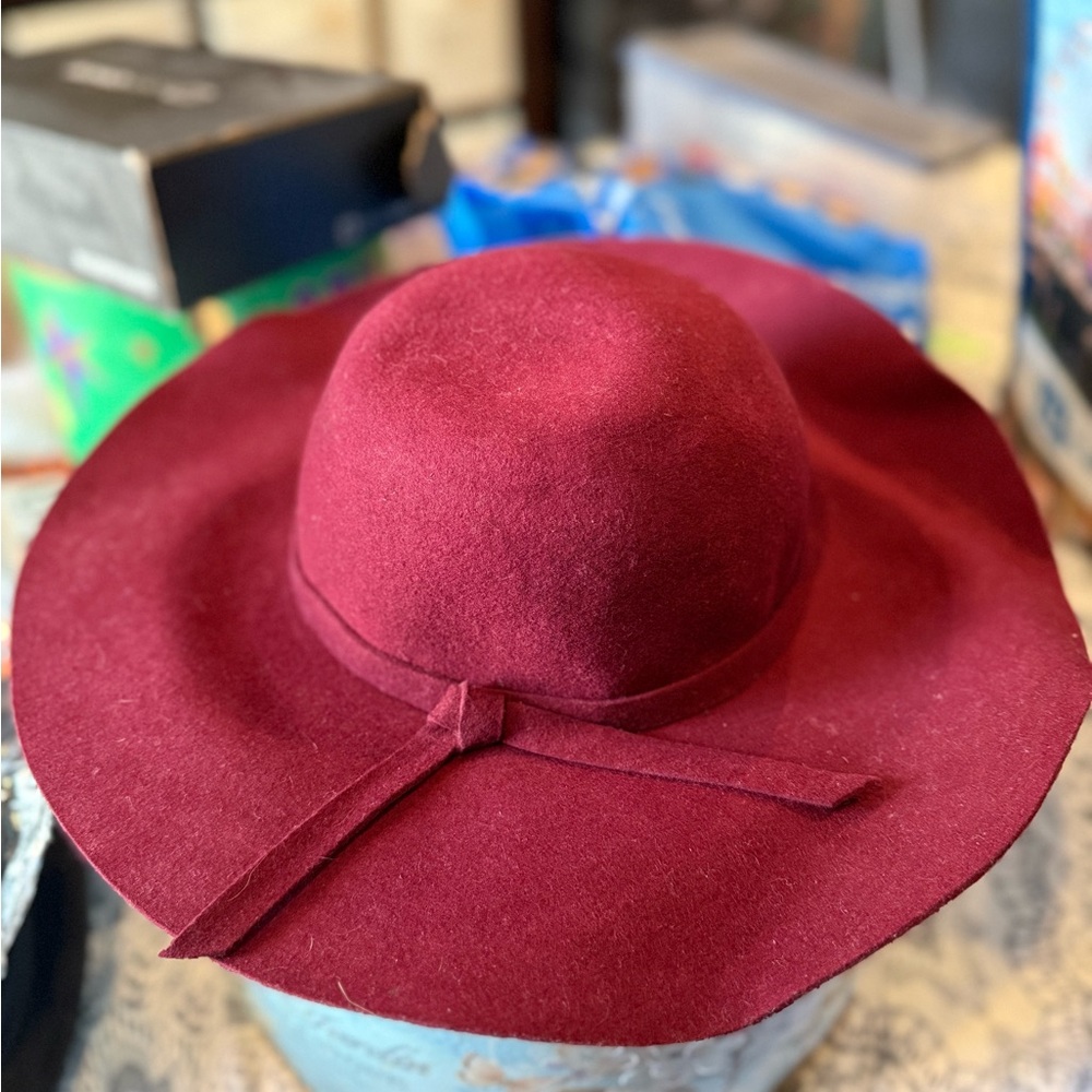 Elegant Burgundy Wide-Brim Wool Hat